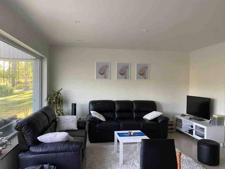 Trevlig Stuga Med Uteplats Rimbo Exterior foto