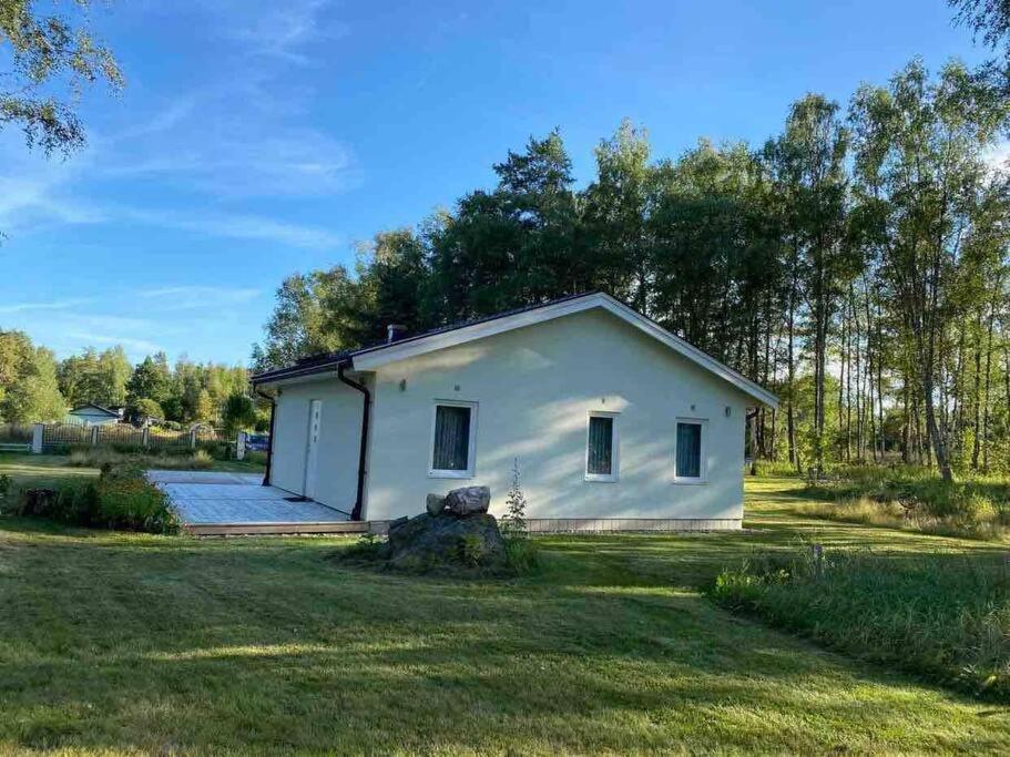 Trevlig Stuga Med Uteplats Rimbo Exterior foto
